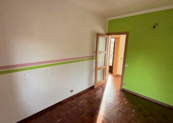 Camera da letto - Appartamento via Edmondo De Amicis, 11, frazione Chiavazza, Biella - foto 25