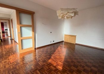 Camera da letto - Appartamento via Edmondo De Amicis, 11, frazione Chiavazza, Biella - foto 28