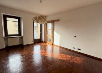 Camera da letto - Appartamento via Edmondo De Amicis, 11, frazione Chiavazza, Biella - foto 30