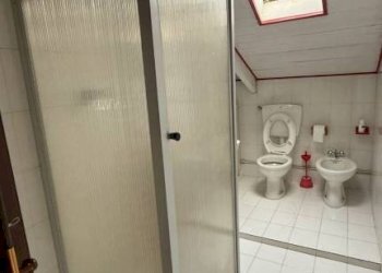 Bagno - Appartamento via Edmondo De Amicis, 11, frazione Chiavazza, Biella - foto 38