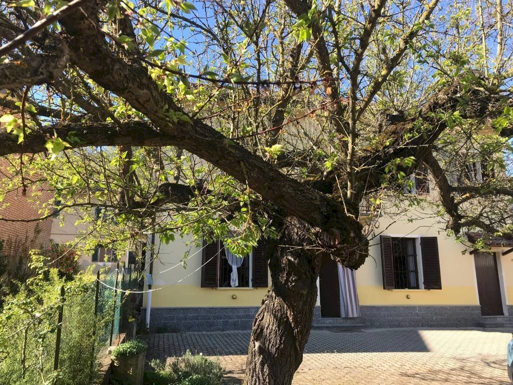 Facciata - Rustico Regione Valdivaglio, Incisa Scapaccino - foto 2