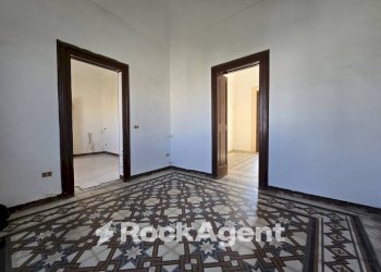 Stanza non arredata - Appartamento via Cavour, 112, Salice Salentino - foto 8