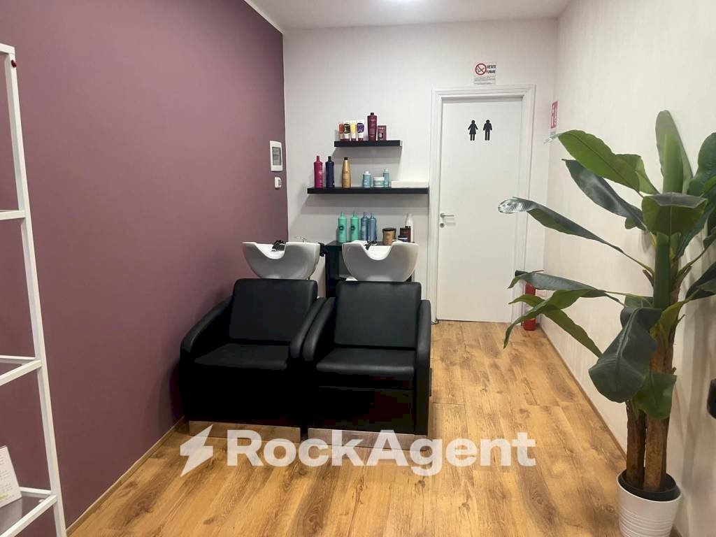 Ingresso - Parrucchieri Uomo - Donna via Michelangelo Tilli, 57, Roma - foto 3