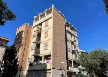 Facciata - Bilocale via delle Fiamme Gialle, Roma (zona Lido di Ostia) - foto 1