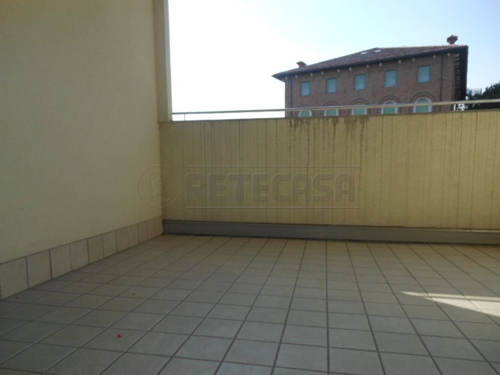 Terrazzo.jpg - Trilocale viale xi febbraio  56, Bassano del Grappa - foto 3