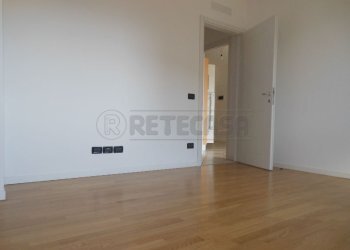 Camera.jpg - Trilocale viale xi febbraio  56, Bassano del Grappa - foto 9