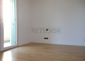 Camera (1).jpg - Trilocale viale xi febbraio  56, Bassano del Grappa - foto 10