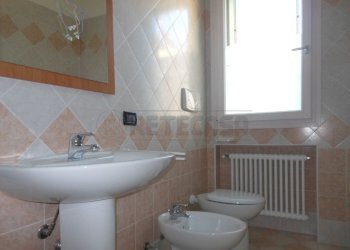 Servizio (2).jpg - Trilocale viale xi febbraio  56, Bassano del Grappa - foto 15