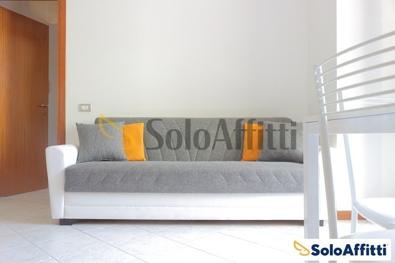 divano letto - Appartamento Via Claudio Monteverdi 7, Desio - foto 2