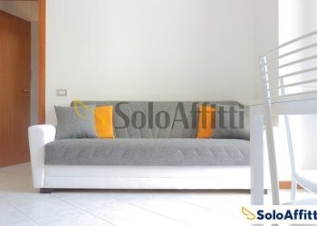 divano letto - Appartamento Via Claudio Monteverdi 7, Desio - foto 2