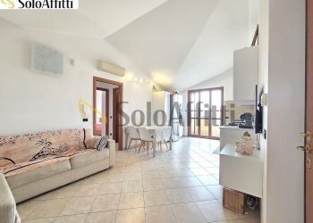 Soggiorno con cucina a vista - panoramica - Trilocale Via Eugenio Montale 12, Limbiate - foto 1