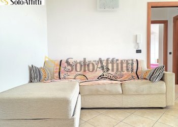 dettaglio divano - Trilocale Via Eugenio Montale 12, Limbiate - foto 5