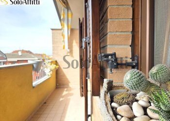 balcone zona giorno - Trilocale Via Eugenio Montale 12, Limbiate - foto 13