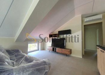 Attic Viale Lucrezia della Valle 99, Catanzaro - photo 1