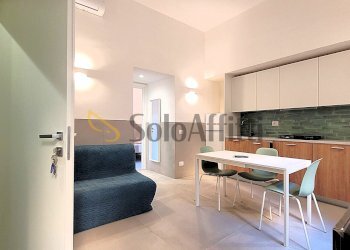 LIVING CON CUCINA A VISTA - Appartamento Via San Biagio Ai Taffettanari, Napoli - foto 3