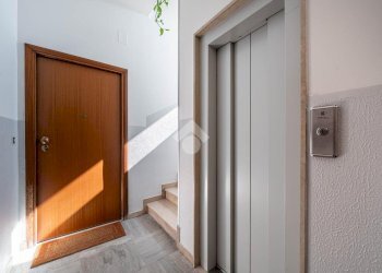 Four-room apartment Via Primo Bandini, Parma (neighborhood Cittadella) - photo 2