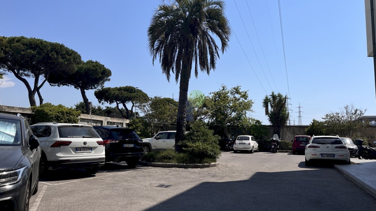Parcheggio riservato - Ufficio Via L. da Vinci 35, Livorno - foto 3