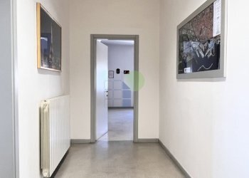 corridoio - Ufficio Via L. da Vinci 35, Livorno - foto 13