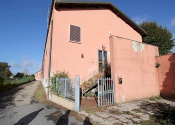 IMG_9525.JPG - Appartamento Via Martiri di Campo di Marte, Vicchio - foto 1