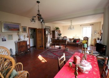 IMG_9584.JPG - Appartamento Via Martiri di Campo di Marte, Vicchio - foto 5