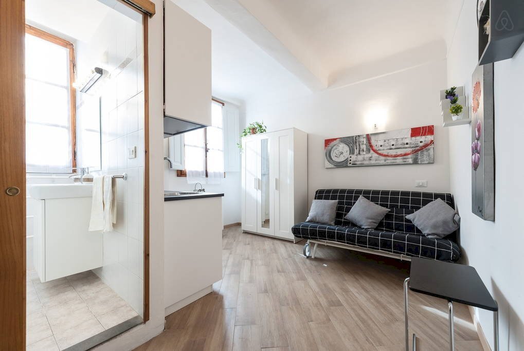 WhatsApp Image 2026-03-05 at 08.42.38.jpeg - Monolocale Via dei Canacci, Firenze (zona Santa Maria Novella) - foto 2