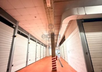 garage - Box Viale A. Tassoni 4, Modena (zona Circoscrizione 1) - foto 2