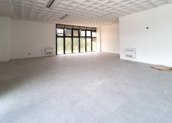 20250507_114535.jpg - Locale Commerciale Via Orzinuovi, Brescia (zona Chiesanuova) - foto 1