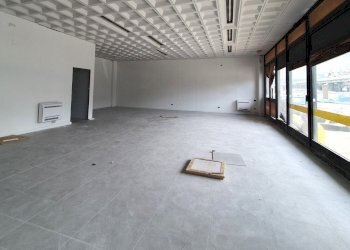 20250507_113945.jpg - Locale Commerciale Via Orzinuovi, Brescia (zona Chiesanuova) - foto 2