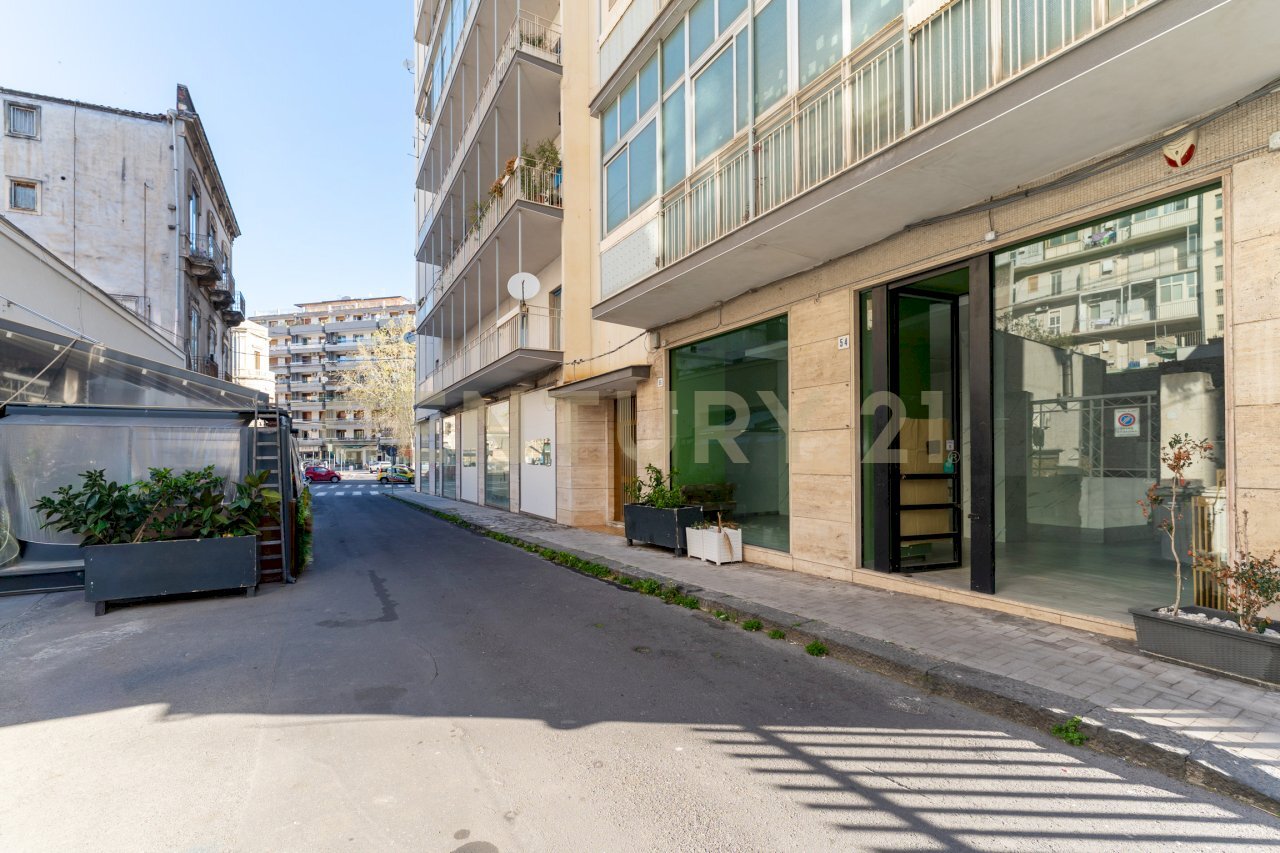 Bottega Sangiorgi (1).jpg - Locale Commerciale Via Mario Sangiorgi 56, Catania - foto 1