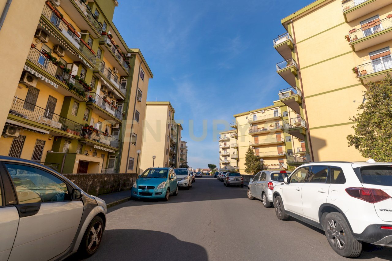 Via Fratelli Bandiera 13 (2).jpg - Appartamento Via Fratelli Bandiera 13, Gravina di Catania - foto 2