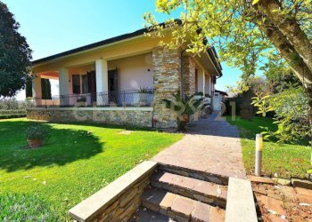 giardino - Villa Via delle Molina 18, Pescia - foto 2