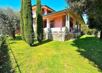 giardino - Villa Via delle Molina 18, Pescia - foto 1