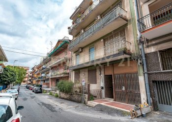 DSC06546.jpg - Quadrilocale Via Carrubella 8, Gravina di Catania - foto 1