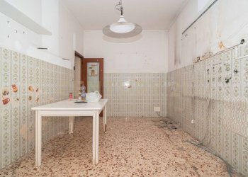 DSC06579.jpg - Quadrilocale Via Carrubella 8, Gravina di Catania - foto 5