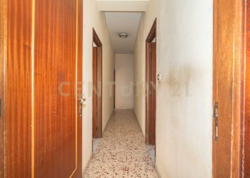 DSC06557.jpg - Quadrilocale Via Carrubella 8, Gravina di Catania - foto 15