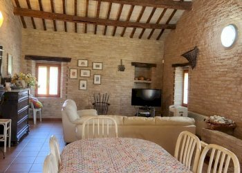 REC4.jpg - Rustico Recanati - foto 3