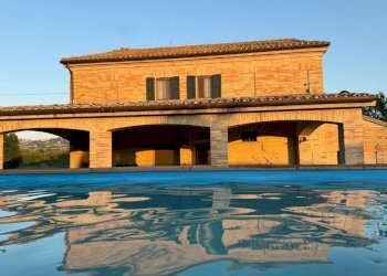 REC12.jpg - Rustico Recanati - foto 12