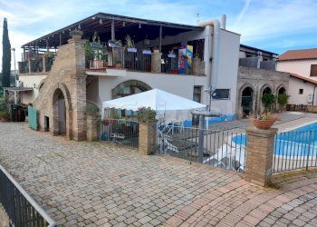 12.jpg - Commercial Premises Via Aurelia Nord 10, Follonica - photo 2