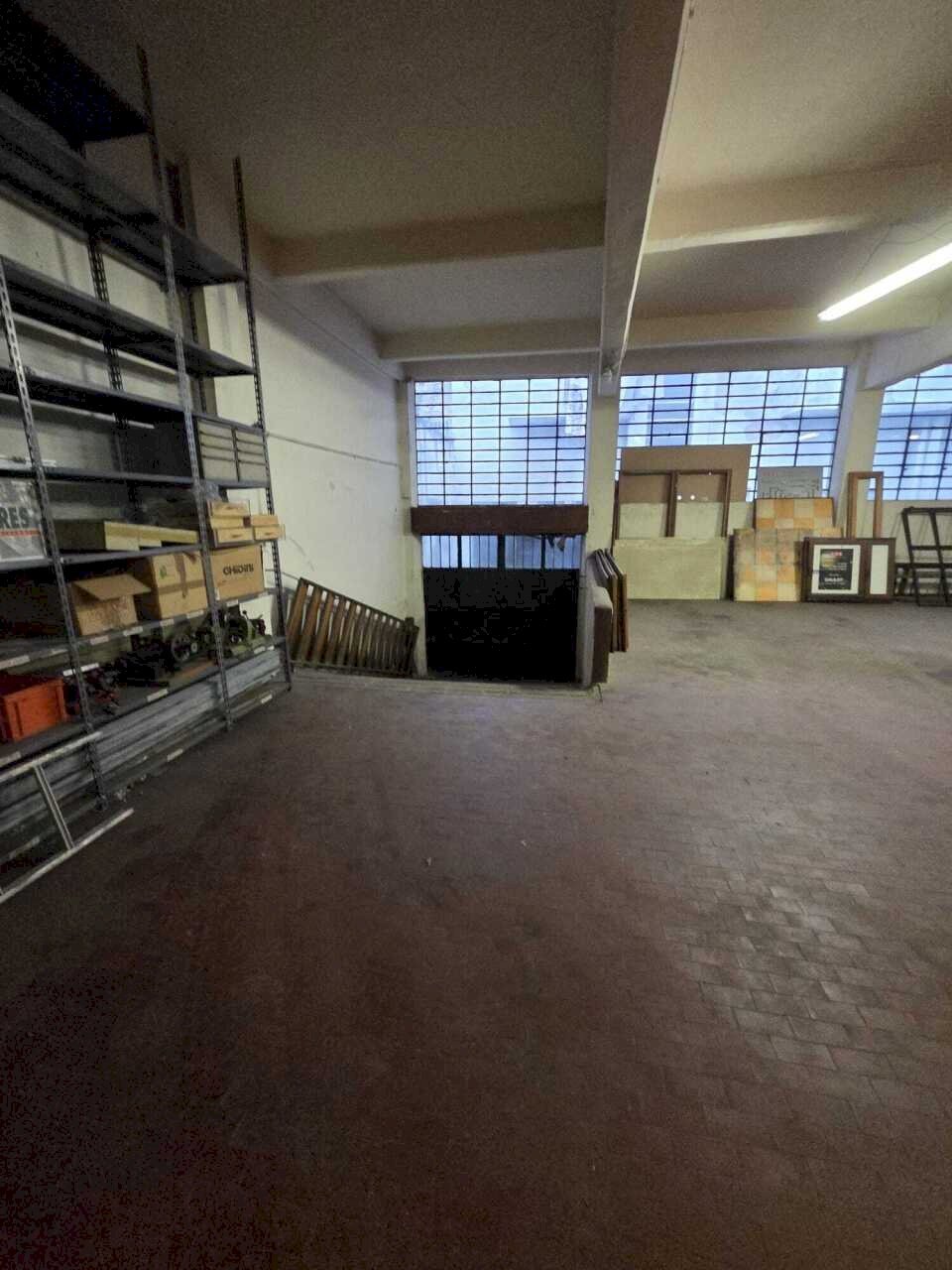 elvo 3.jpg - Magazzino Via Elvo, Torino (zona Barriera Milano) - foto 2