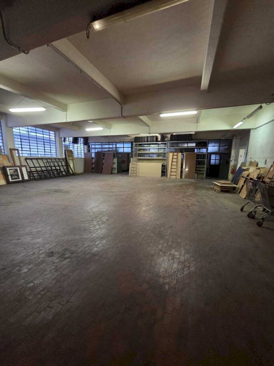 elvo 4.jpg - Magazzino Via Elvo, Torino (zona Barriera Milano) - foto 3