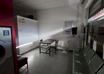 20260506_182547.jpg - Locale Commerciale Peschiera Borromeo - foto 5