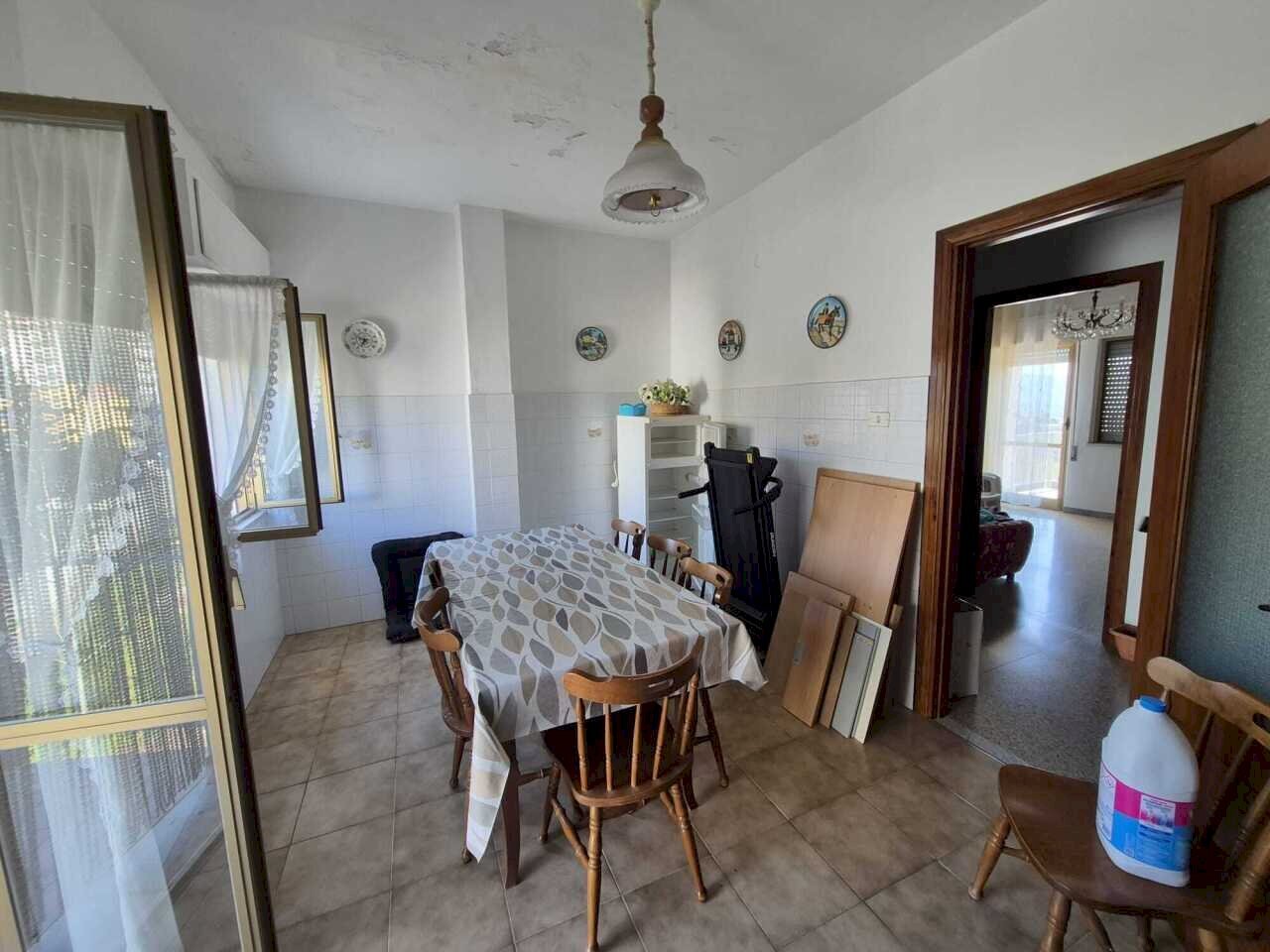 WhatsApp Image 2026-04-13 at 09.45.47(5).jpeg - Quadrilocale Via Razionale 5, Lamezia Terme - foto 2