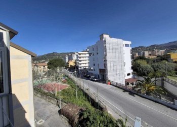 WhatsApp Image 2026-04-13 at 09.45.47(6).jpeg - Quadrilocale Via Razionale 5, Lamezia Terme - foto 10