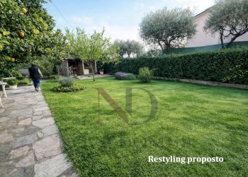 Giardino curato con sentiero in pietra (Grande)_wm - Villa Via dei Laghi 10, Castelnuovo Magra - foto 6