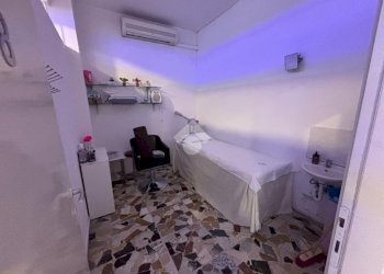 Shop Str. San Faustino, Modena - photo 8