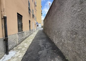 Magazzino via toti, Genova (zona Staglieno) - foto 6