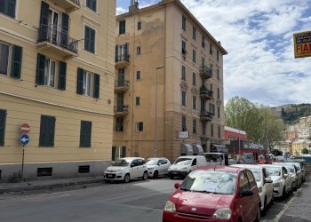 Magazzino via toti, Genova (zona Staglieno) - foto 9