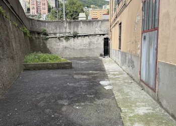 Magazzino via toti, Genova (zona Staglieno) - foto 12
