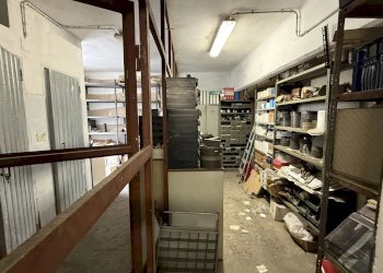 Magazzino via toti, Genova (zona Staglieno) - foto 16