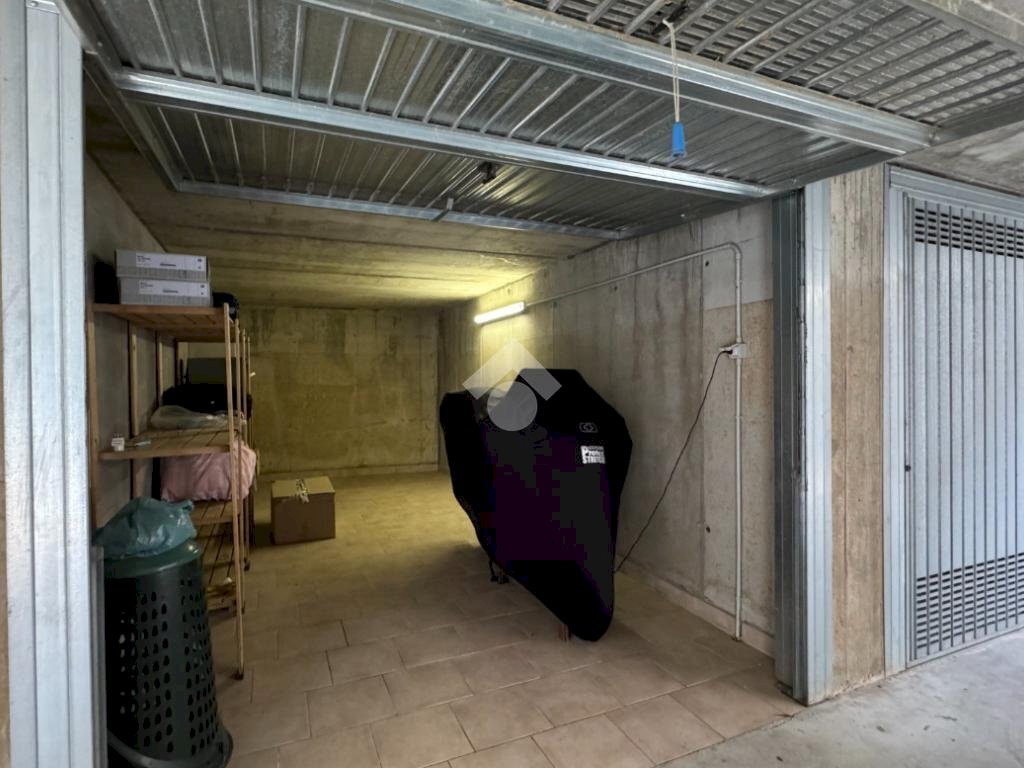 Box Strada Padana Superiore, Gessate - foto 1